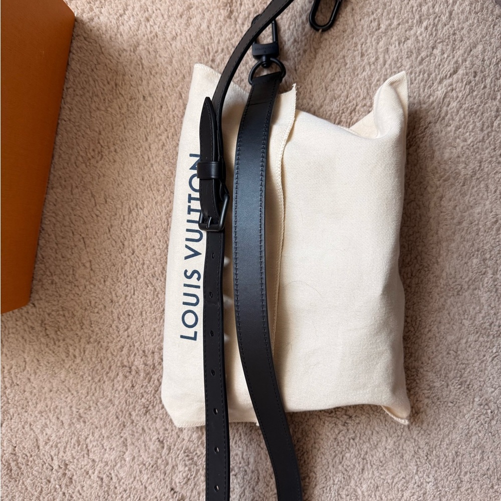 Louis Vuitton Brown and Tan Monogram Satchel - Picture 6 of 13